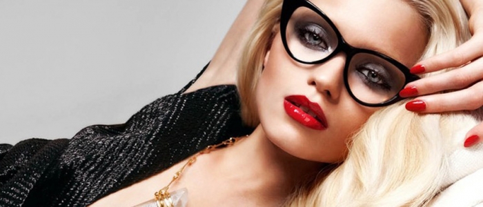 Makeup with Glasses: 10 Tips How to Dress up and down with your glasses
